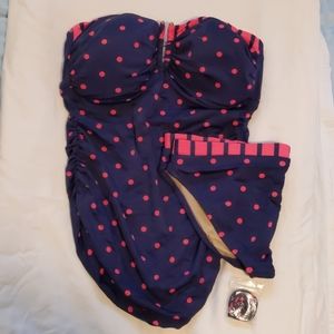 A Pea In the Pod maternity swimsuit bikini